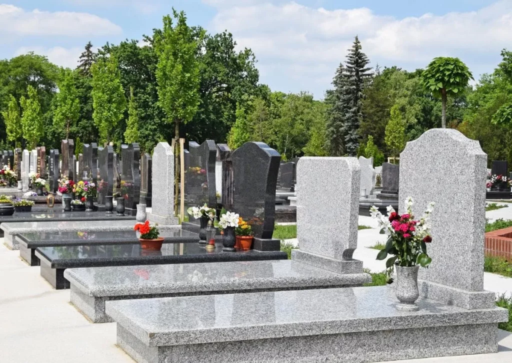 Service de gravure personnalisée sur monument funéraire et plaque mortuaire
